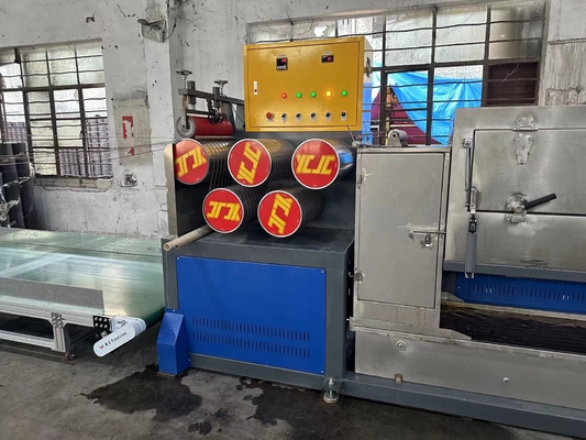 125MM 나사 재료 350-380kg / H로 자동 PP 스트랩 밴드 추출 라인